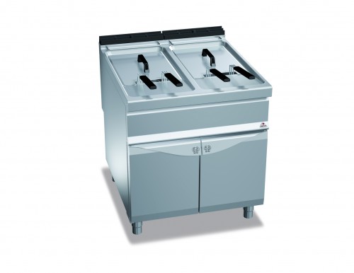 22+22 L GAS FRYER ON CABINET 