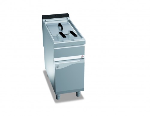 22 L GAS FRYER ON CABINET 