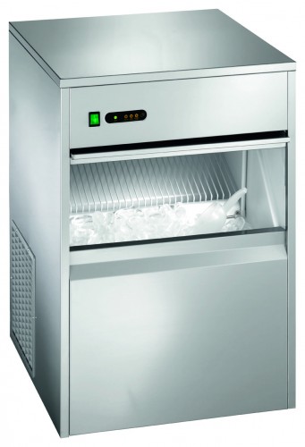 Ice maker of stainless steel