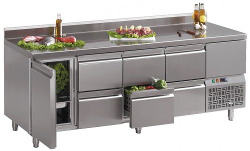 Counter with ventilated cooling and capacity of 550 liters