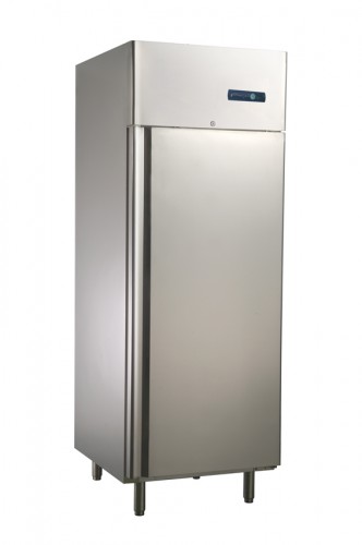 Freezer with capacity of 660 litres