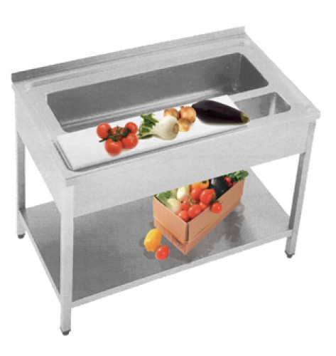 Preparing sink unit for salad and vegetables