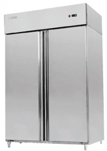 Refrigerator of stainless steel, capacity 900 l